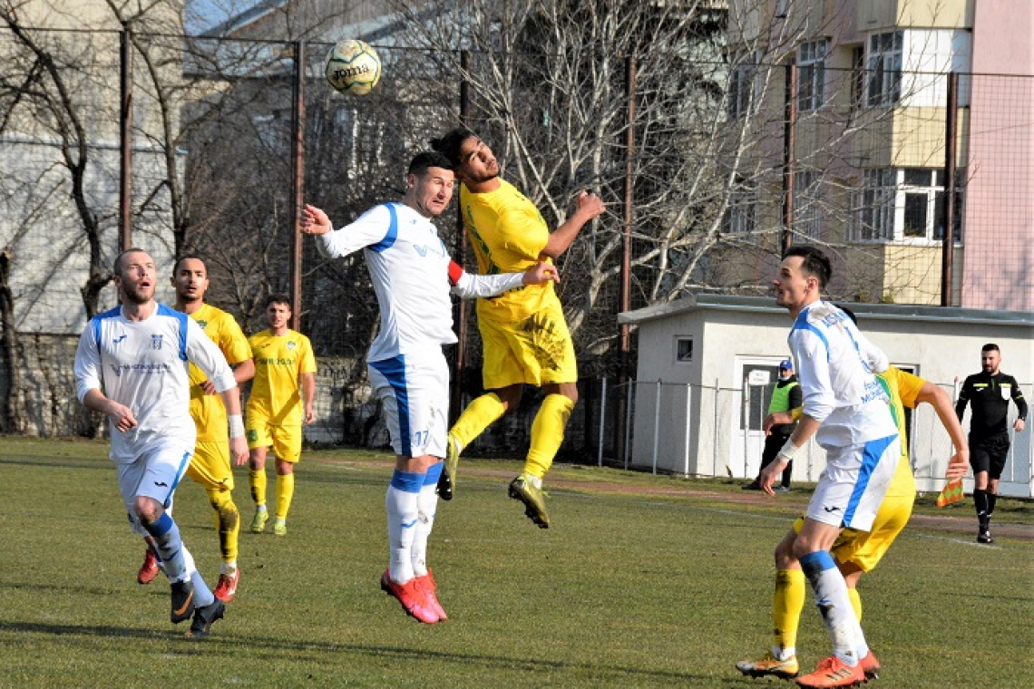Sporting Juniorul Vaslui câștigă la Huși, după un meci cu mulți nervi și o eliminare discutabilă