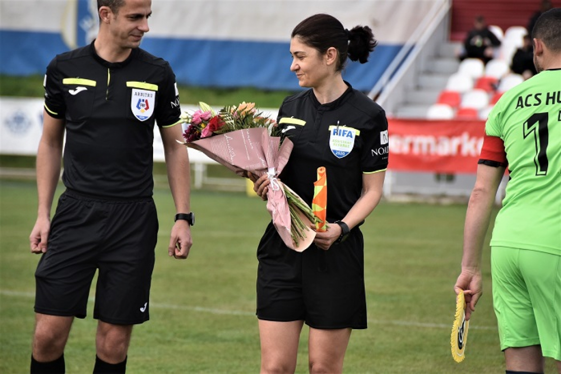 Arbitru de Liga Campionilor, primit cu flori la Huși