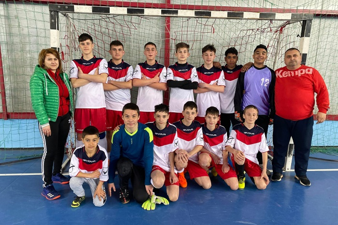 Școala „Ștefan Ciobotărașu” Lipovăț este campioană județeană la fotbal U14
