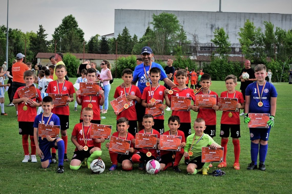 Grupa 2013-2014 de la LPS Vaslui pe locul 4 la Turneul Tigrilor