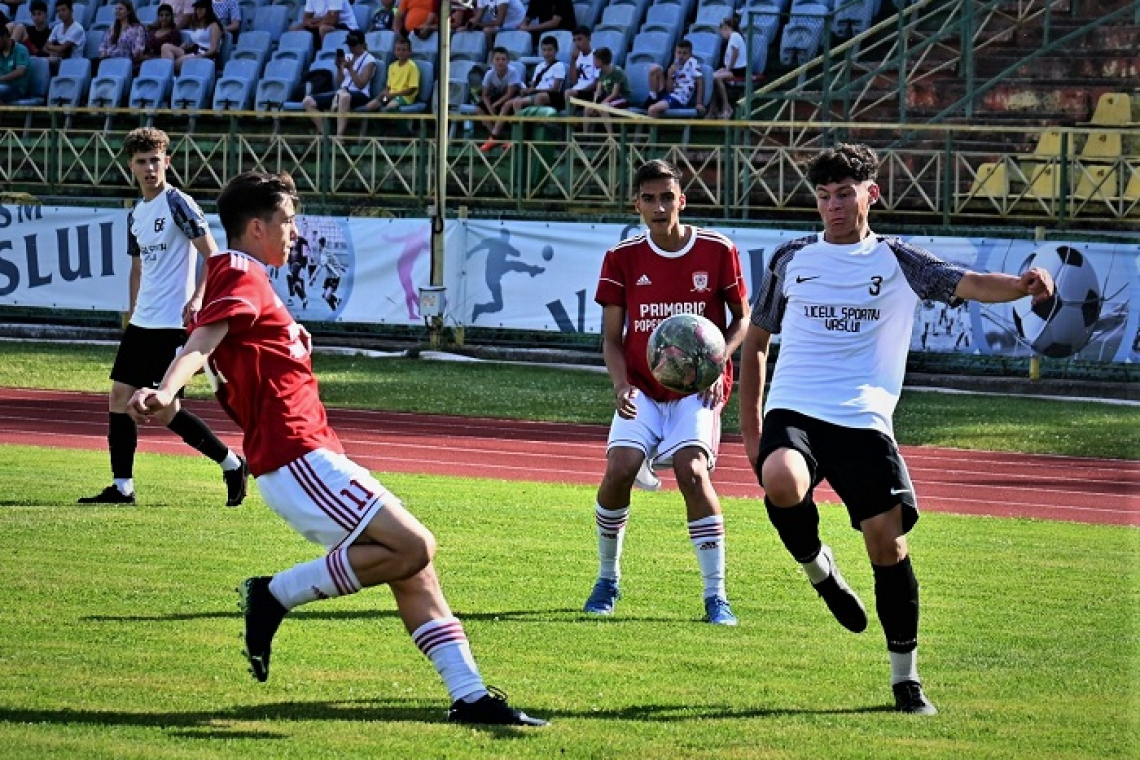 Doar două școli de fotbal din Vaslui au drept de joc în competițiile oficiale FRF