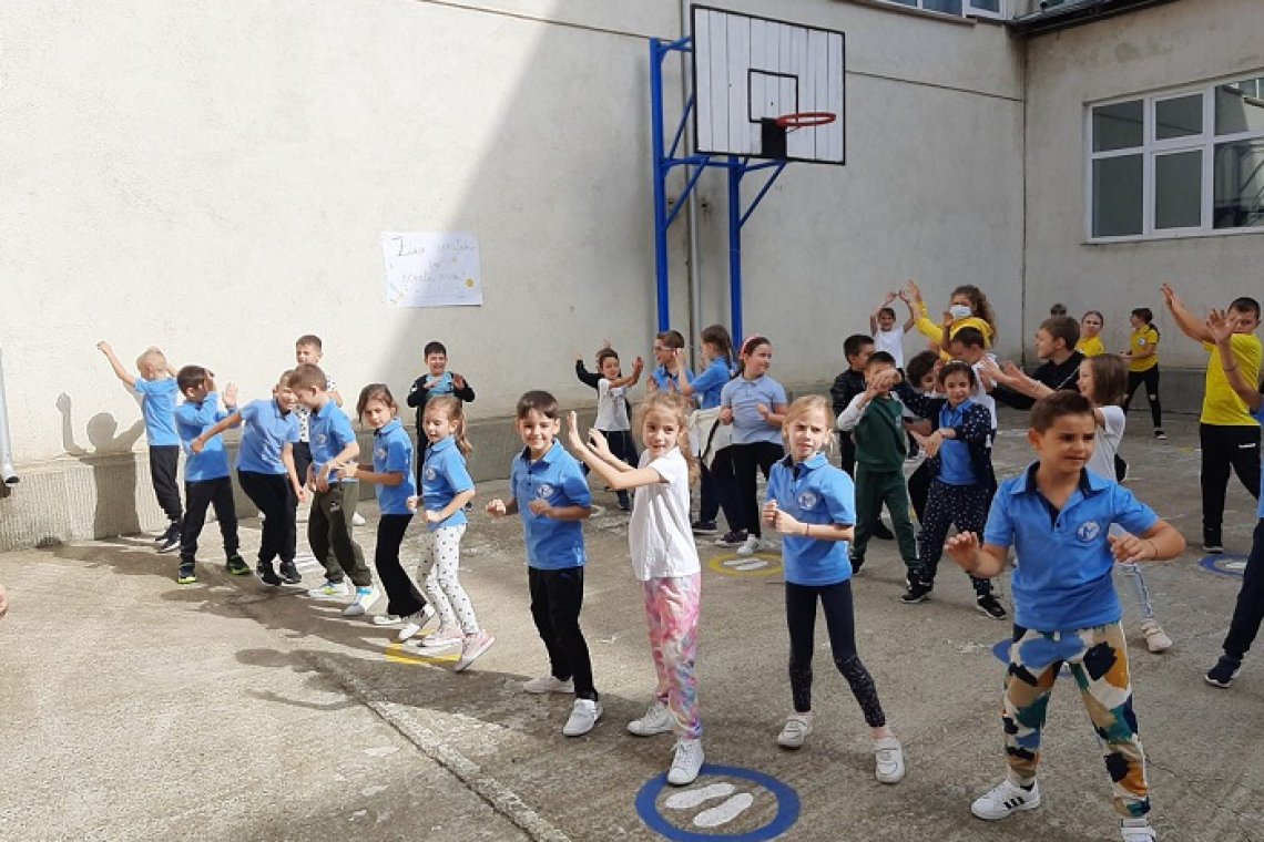 Ziua Europeană a Sportului Școlar a fost marcată de elevii Școlii „Mihail Sadoveanu” Vaslui