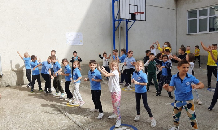 Ziua Europeană a Sportului Școlar a fost marcată de elevii Școlii „Mihail Sadoveanu” Vaslui