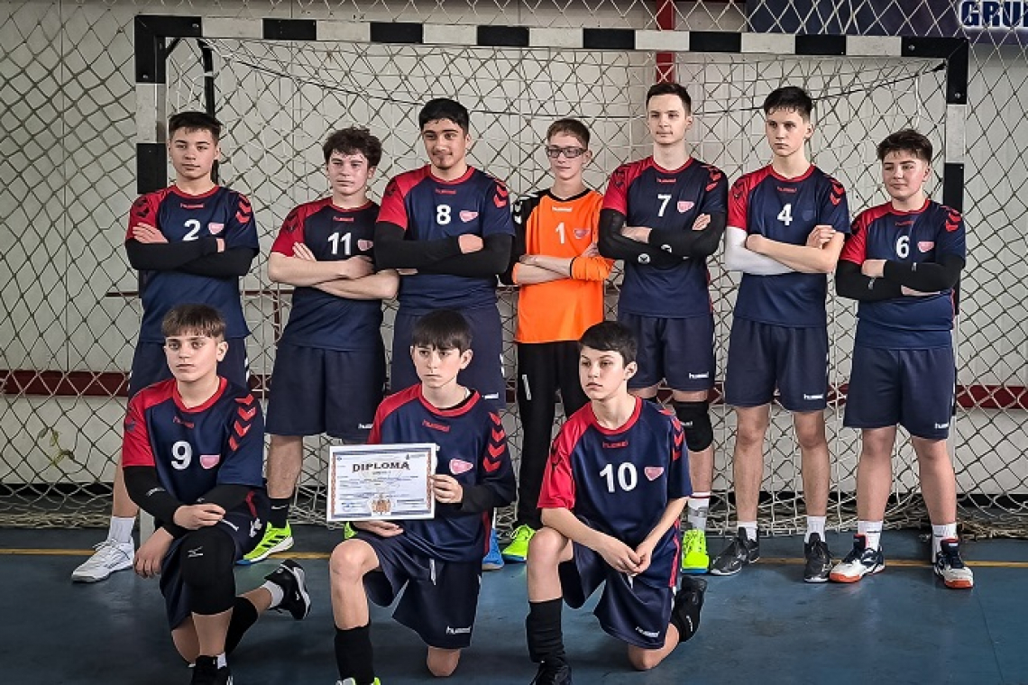Școala „Mihail Sadoveanu” Vaslui este campioană județeană la handbal masculin