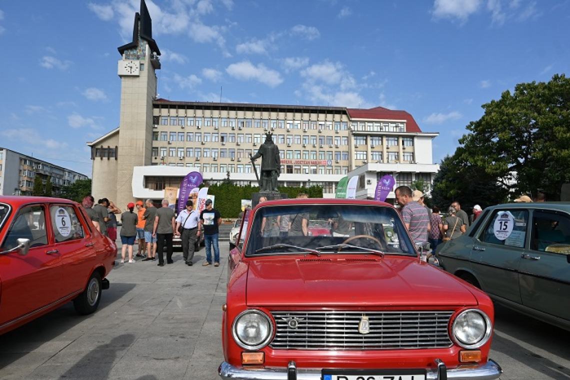 De Florii se organizează o nouă Retro Paradă a Primăverii la Vaslui