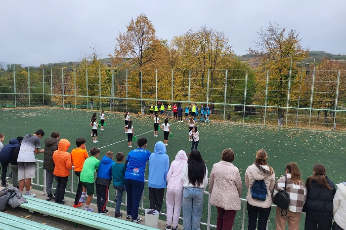 Ziua Sportului, Prieteniei și Responsabilității pentru Mediu – lecție de fair-play și solidaritate între elevii din Vaslui și Pădureni