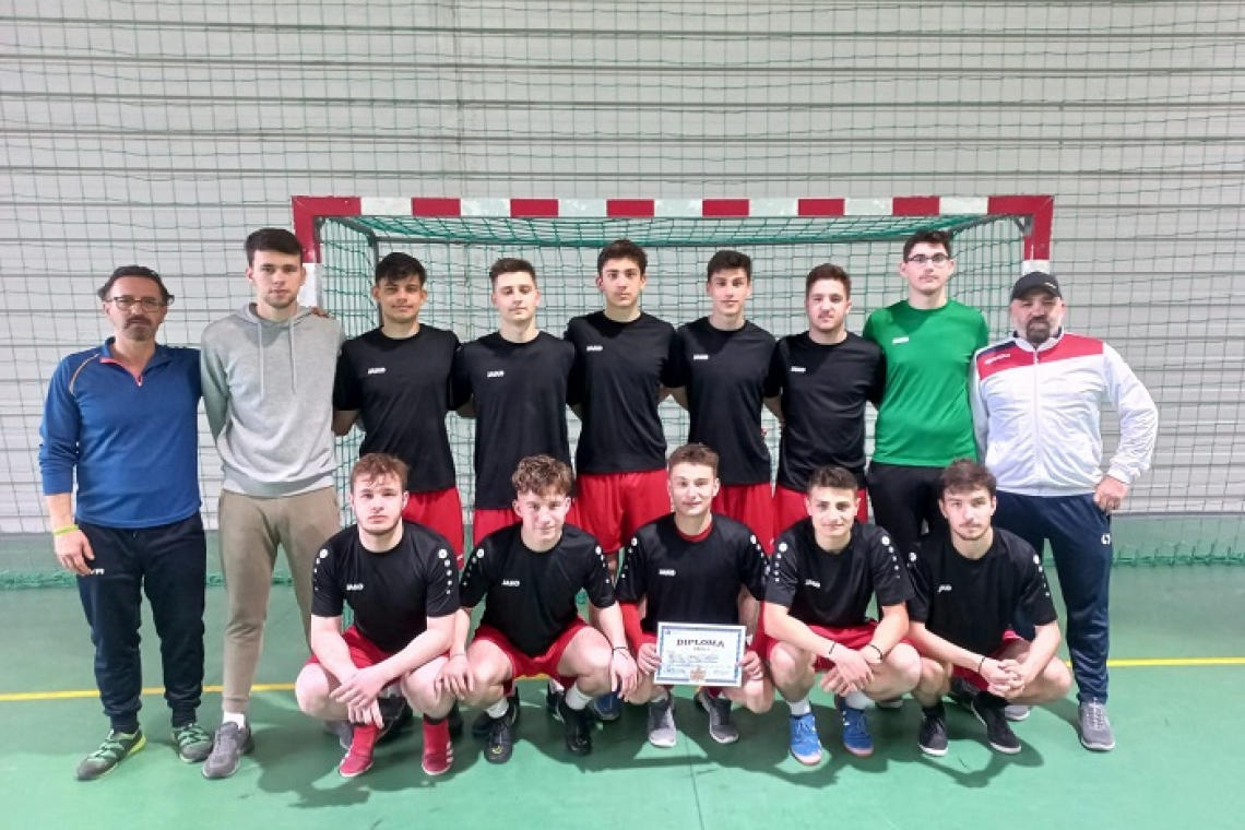 Liceul ”Emil Racoviță” este campioană județeană la fotbal