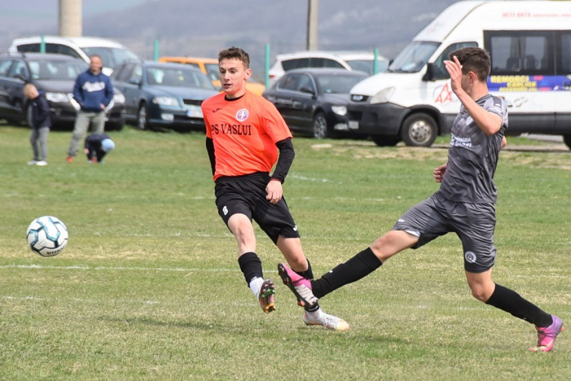 La un punct de șaisprezecimile Campionatului Național Under 19