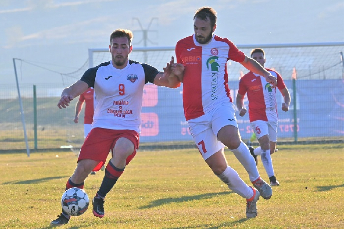 Derby câștigat de CSM Vaslui, care rămâne neînvinsă în Liga 4!