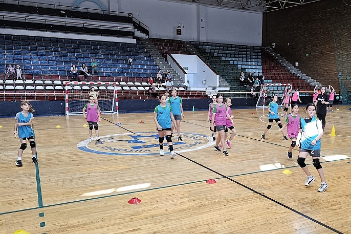 Bucuria de a juca minihandbal!