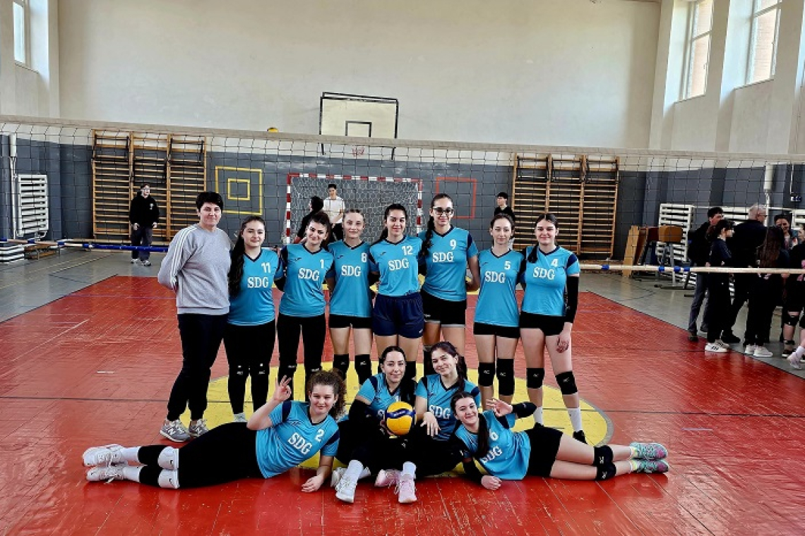 LMK va reprezenta Vasluiul la faza regională a ONSȘ la volei feminin, licee