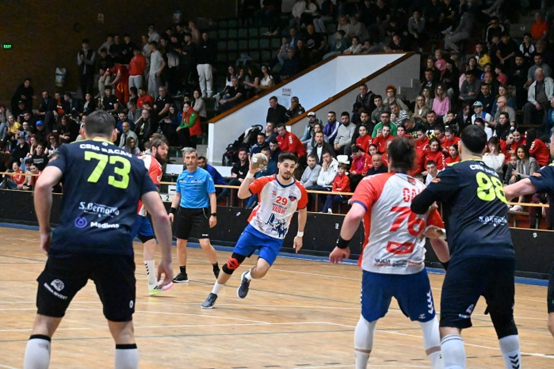Meciul CSM Vaslui-Steaua se dispută cu spectatori!