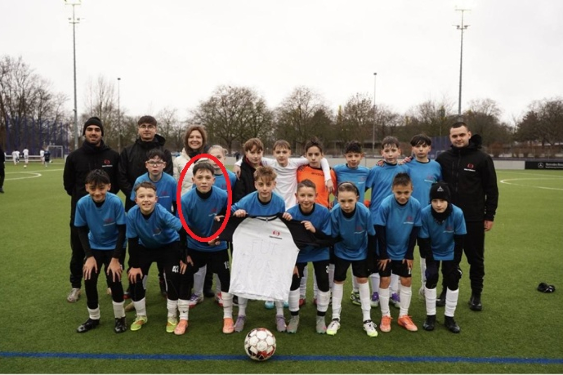 La 13 ani, cu 90 de kilometri pe zi în suflet și visul numit fotbal: povestea lui Robert Bălan, copilul care a cucerit Dortmundul