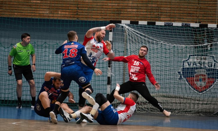 Zid în poartă și vis european: CSM Vaslui trece clar de Buzău, 35-29