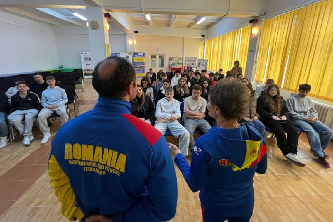 Lecție de viață la liceu: sportivul Emilian Știrbu i-a învățat pe elevi cum să fie sănătoși
