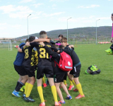 Copiii din Vaslui atacă trofeul! Patru echipe s-au calificat la faza zonală a Cupei Satelor