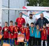 „Vasluiul a explodat de fotbal!” Sute de copii, 90 de echipe și goluri pe bandă rulantă la Vaslui Sport Festival – Football Cup