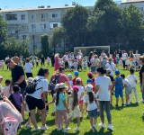 Stadion plin de energie la Huși! Peste 400 de copii au transformat sportul într-o sărbătoare a sănătății