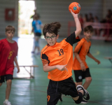Peste o sută de copii au umplut de energie Sala „Ion Mincu”! Vasluiul a găzduit HANDBAL CUP 2026