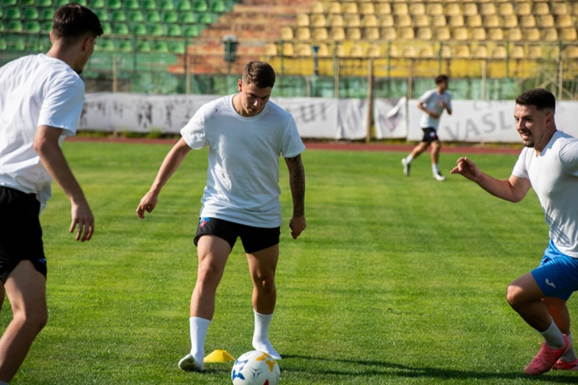 Rareș Munteanu, fratele lui Louis Munteanu, a semnat cu CSM Vaslui
