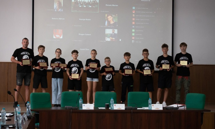 Campionii mondiali de la CS Cuong Dao Huși, premiați de Consiliul Județean Vaslui! Distincții de Excelență pentru performanțe istorice