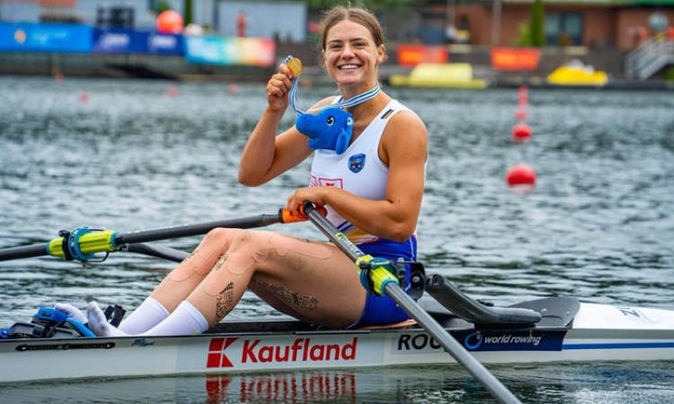 EMOȚIONANT | A cântat imnul României pentru o vasluiancă! Bianca Camelia Ifteni a plâns pe podium după ce a devenit campioană mondială