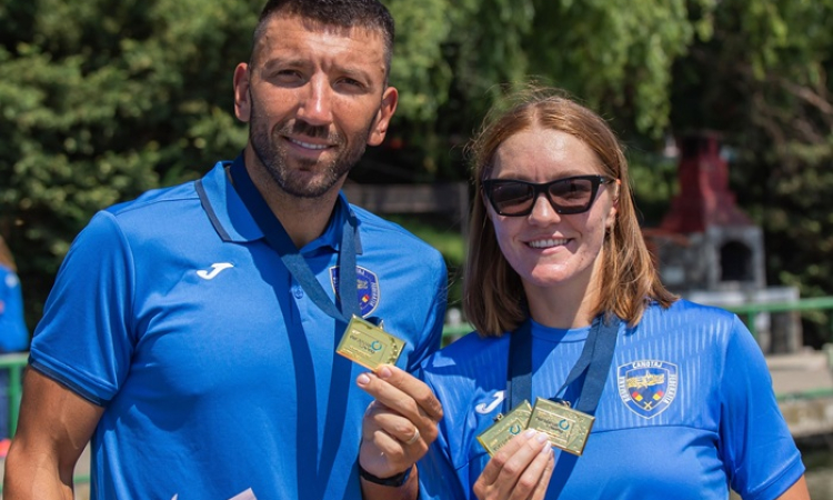 Trei medalii de aur într-o singură familie! Vasluianca Adriana Adam și soțul său, Constantin Adam, au făcut spectacol la Europenele de canotaj