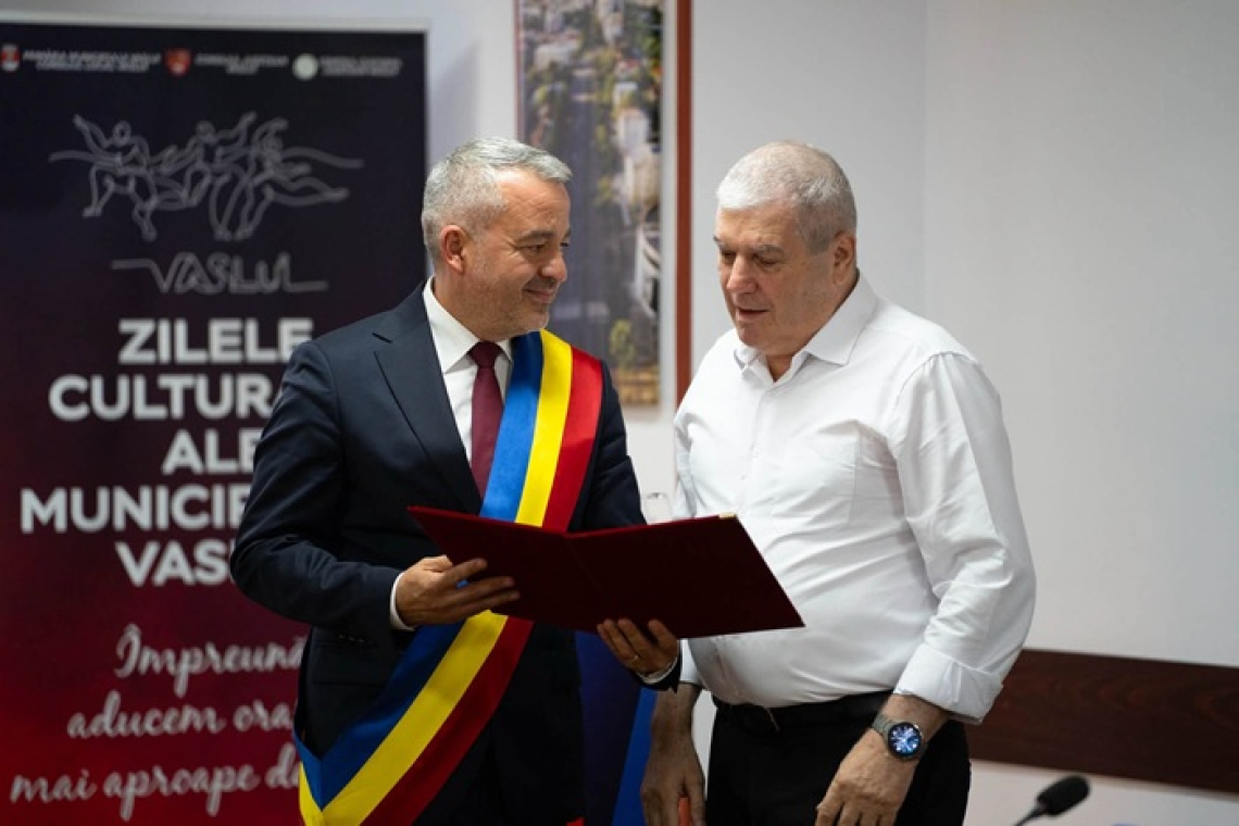 Constantin Olaru, omul care a crescut campioni ai automodelismului, a devenit Cetățean de Onoare al Vasluiului