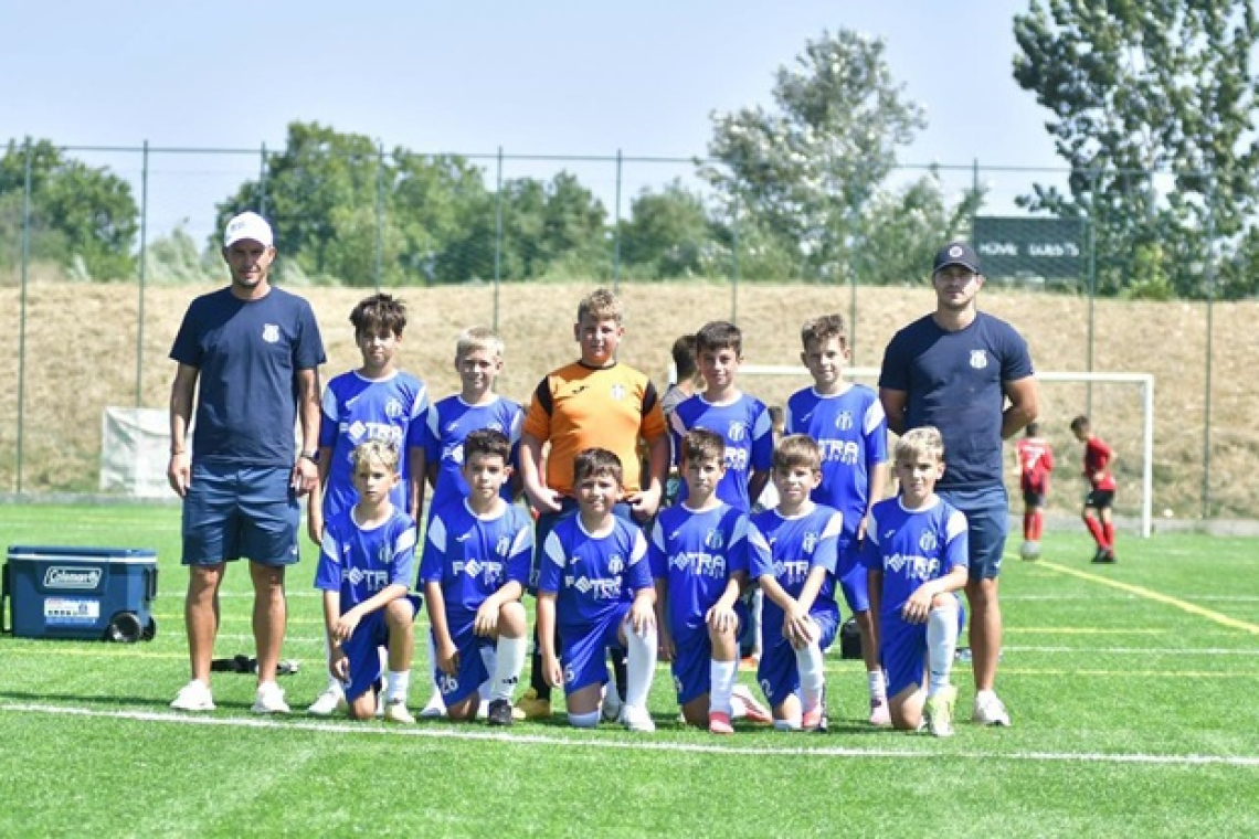 ACS Hușana Huși, două trofee de campioană la Cupa Prosport Focșani