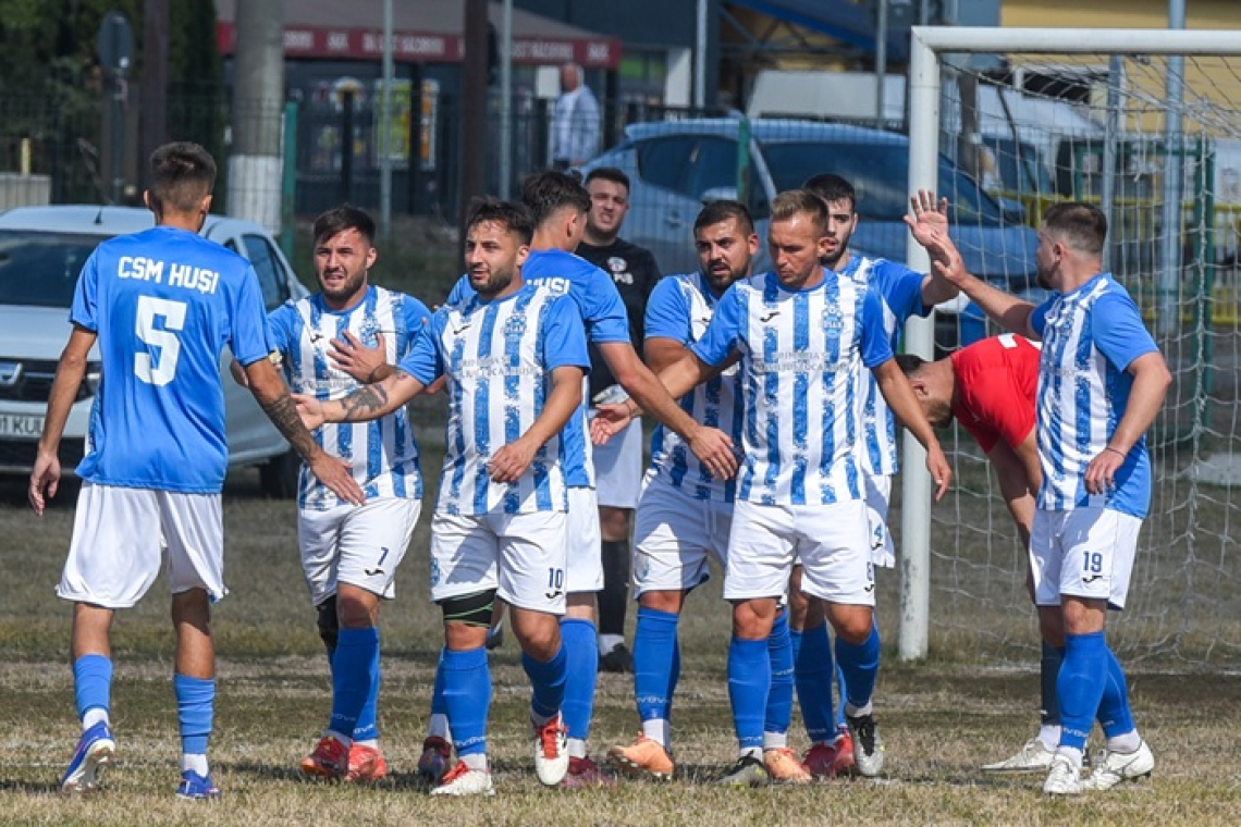 Hușana Huși a revenit pe primul loc în Liga 4! Victorie la scor și luptă strânsă în campionatul județean