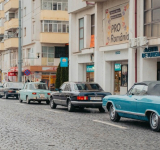 Bijuterii pe patru roți, la Vaslui! „Retro Parada Toamnei” a scos în stradă automobile care au făcut istorie