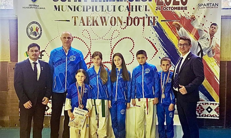 Șase medalii pentru ACS Liga de Est Vaslui la Cupa Primarului Cahul! Trei medalii de aur pentru sportivii vasluieni